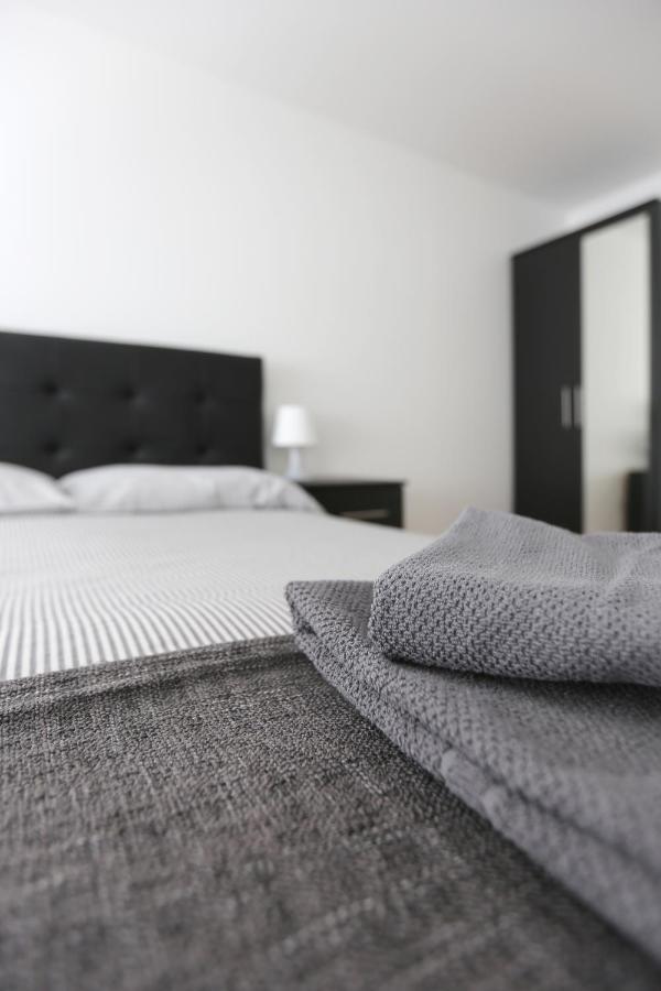 Radalco Apartments Hounslow Exterior foto